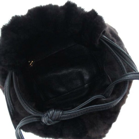 Chanel Lapin Shoulder Pochette - Picture 2 of 9